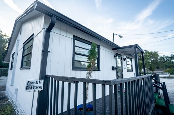 N. Florida Ave Warehouse or Automotive/Office/Showroom- 6,061 SF : 14041 N Florida Ave, Tampa, FL 33613